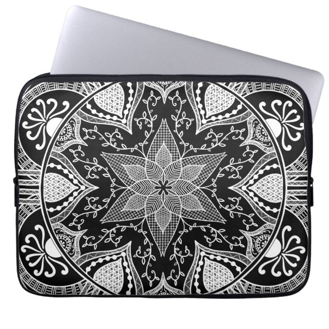 Raven Mandala Laptop Sleeve (Framsidan)