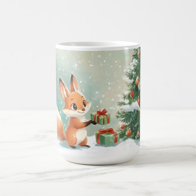 Rävens första snöfall vid julgranen kaffemugg (Center)