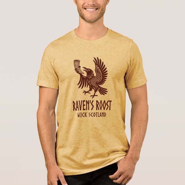 Raven's Roost Pub Wick Skottland T Shirt (Framsida)