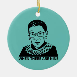 RBG-citat när det finns nio Julgransprydnad Keramik