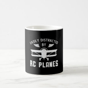 RC Flygplan-luftfartyg som lätt har distraherats a Kaffemugg