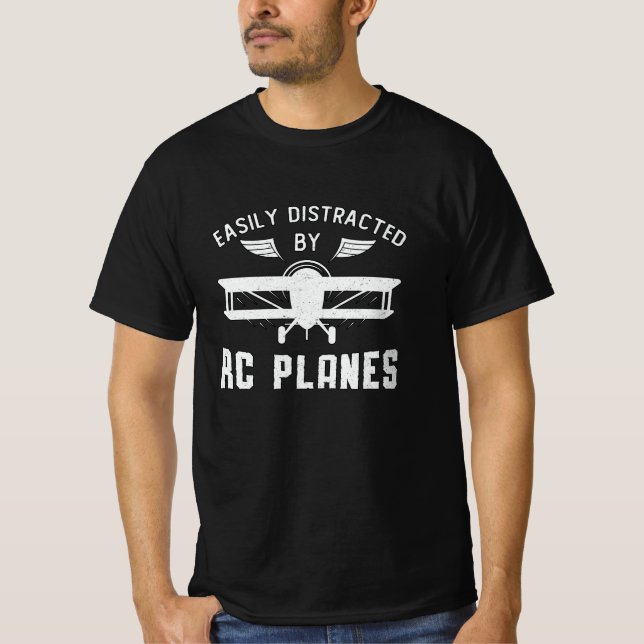 RC Flygplan-luftfartyg som lätt har distraherats a T Shirt (Framsida)
