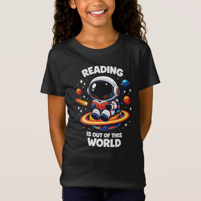 Reading is out of this world t shirt (Framsida)