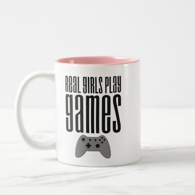 Real Girls spelar spel med två tonsekunders kaffe  Två-Tonad Mugg (Vänster)
