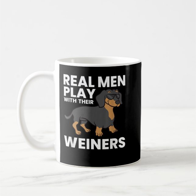 Real Manar leker med sina Weiners-nony Dachshund T Kaffemugg (Vänster)