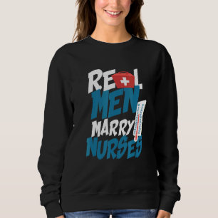 Real Manar Marry Nurses Make i en sjuksköterskefyr T Shirt