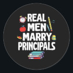 Real Manar Marry Principals Lycklig Bröllop, gift  Runt Klistermärke<br><div class="desc">Real Manar Marry Principals Lycklig Bröllop Married Groom Bride</div>