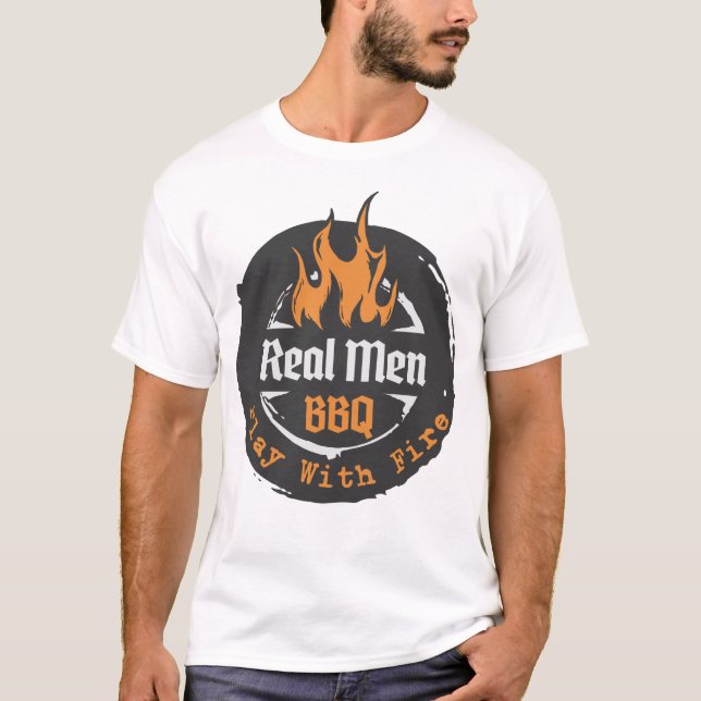 Real Manar Play med Fire-BBQ-skjorta T Shirt (Framsida)