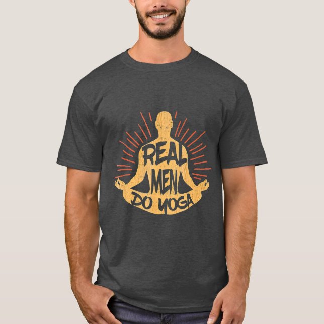 Real Men Do Yoga  Man Yoga Pose T Shirt (Framsida)