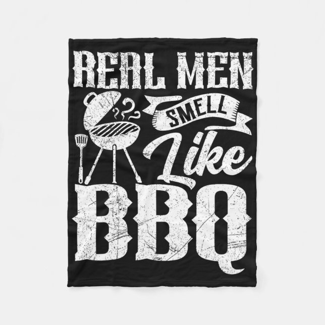 Real Men Smell Like Byrbecue Bbq Smoker Byrbecue G Fleecefilt (Framsidan)