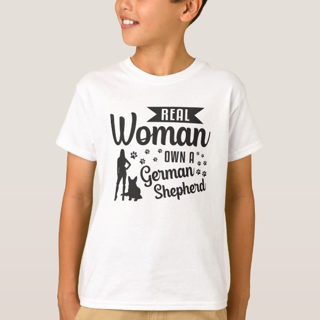 Real Woman Own a German Shepherd Hund Hundar Funny T Shirt (Framsida)