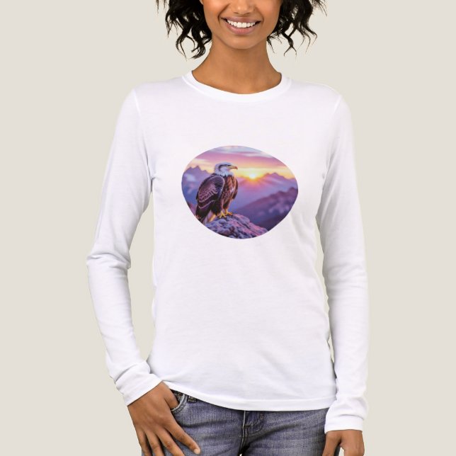 Realistic Eagle on Rock – Majestic Wildlife Scene T Shirt (Framsida)