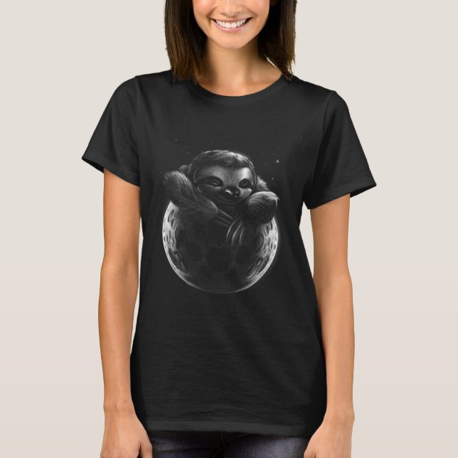 Realistic Sloth Sleeping Moon T Shirt (Framsida)