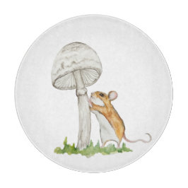 Realistiskt en lustig mus och svamp från fält