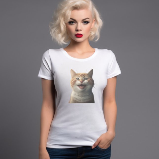 Realistiskt leende kattgrafik t shirt (Skapare uppladdad)