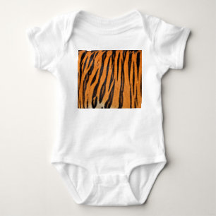Realistiskt tiger skin struktur. t shirt