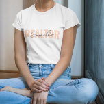 Realtor Real Gods Agent  Rosa Monogram T Shirt<br><div class="desc">En personlig monogramdesign för ett riktigt gods agent med hjälp av modern blocktypografi "sfärare" i  rosa och du äger namn i handskrivet manustypografi.</div>