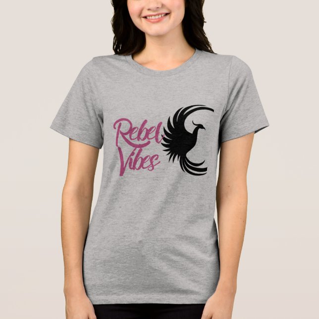 Rebel Tribe™ ”Rebel Vibes” T-shirt (Framsida)