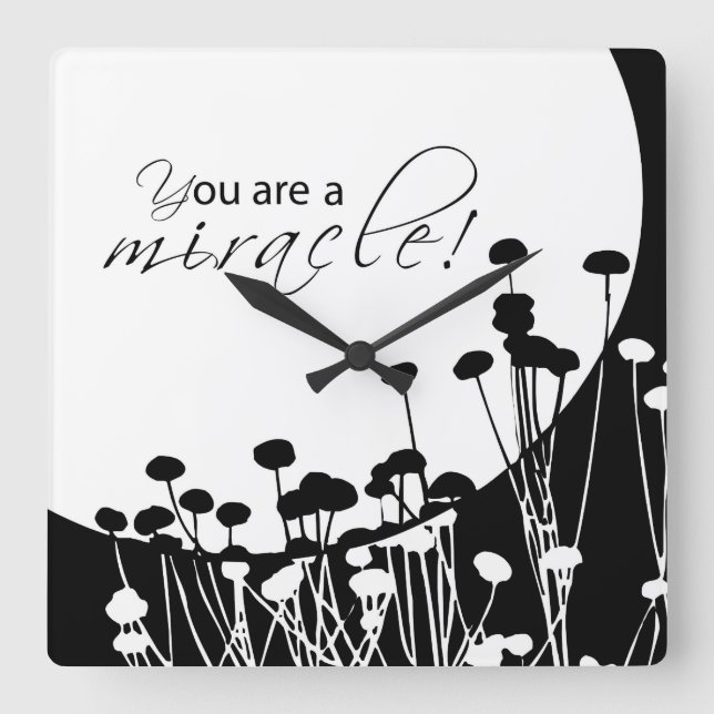 Recovery Miracle, Black and White Fyrkantig Klocka (Framsida)
