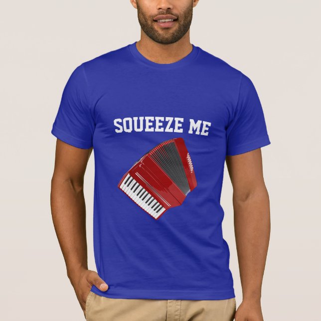 Red Accordion - Squeeze Me T Shirt (Framsida)