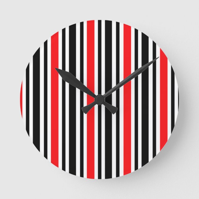 Red and Black Stripe Rund Klocka (Framsida)