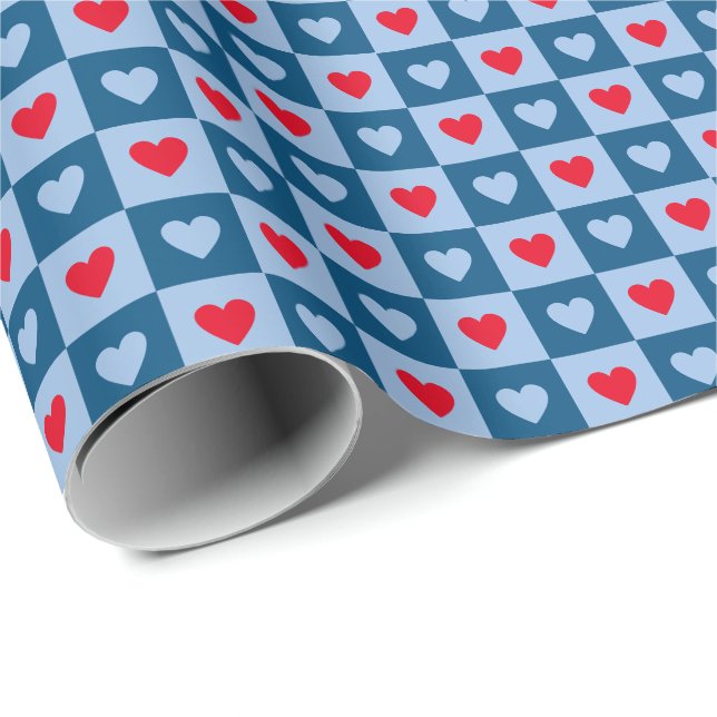 Red and Blue Hearts Checkerboard Valentine Day Presentpapper (Rullad Hörn)