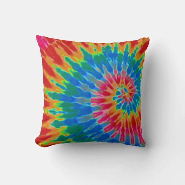 Red and Blue Tie Dye Pillow Kudde (Framsida)