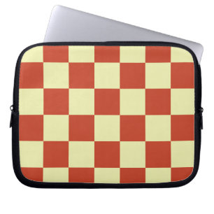 Red and Cream Checkered Laptop Fodral