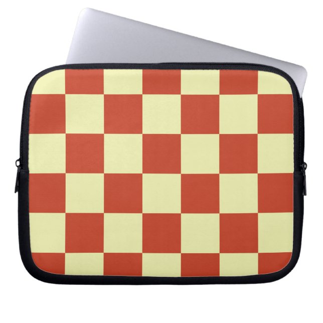 Red and Cream Checkered Laptop Fodral (Framsidan)