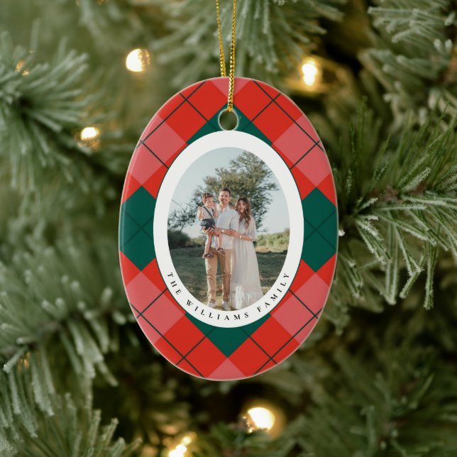 Red and Green Plaid Family Photo Oval Christmas Julgransprydnad Keramik (Träd)