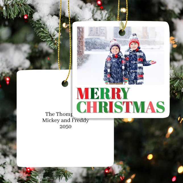 Red and Grönt Modern Photo Anpassningsbar Julgransprydnad Keramik (Merry Christmas Holiday Photo Custom Ornaments.)