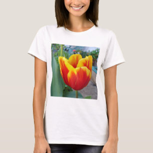 Red and Gult Tulip blommigt Garden Photo T Shirt