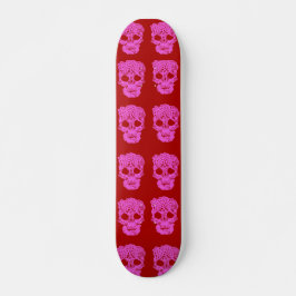 Red and rosa crothet döskalle skateboard