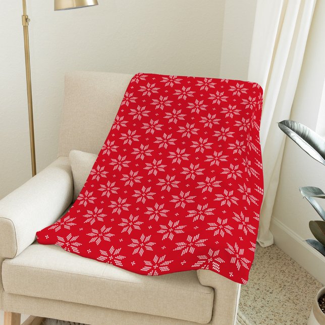 Red and White Nordic Snowflake | HELGDAG Fleecefilt (Skapare uppladdad)