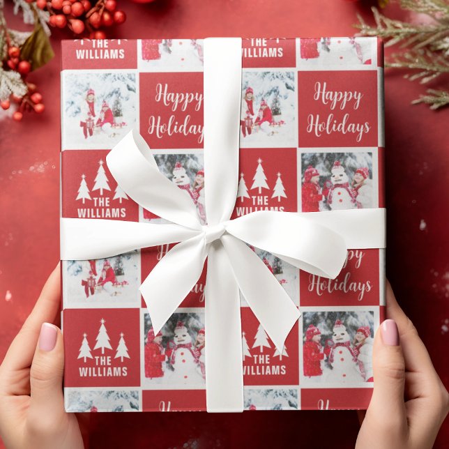 Red Anpassningsbar Photo Family Namn Glad helg Presentpapper (Red Custom Photo Family Name Happy Holidays Wrapping Paper
)