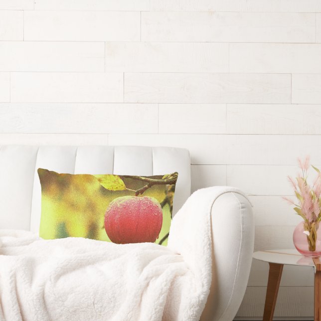 "Red Apple" Cute Photo. Köp nu Lumbarkudde (Soffa)