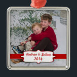 Red Banner Photo Ornament<br><div class="desc">Ett anpassade med ett rött namn.</div>