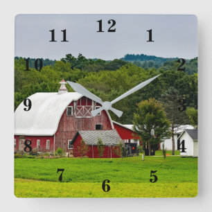 Red Barn Farm Home Fyrkantig Klocka