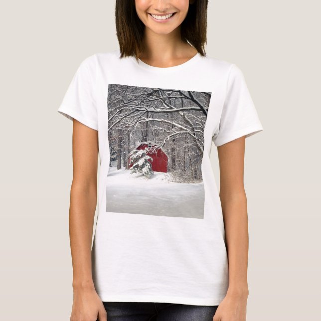 Red Barn i Snö 2011 Tee Shirt (Framsida)