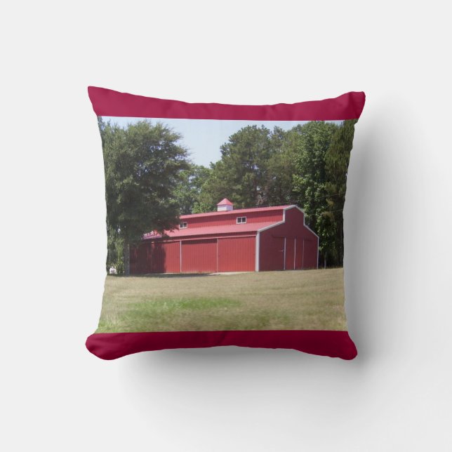 Red Barn Pillow Kudde (Framsida)
