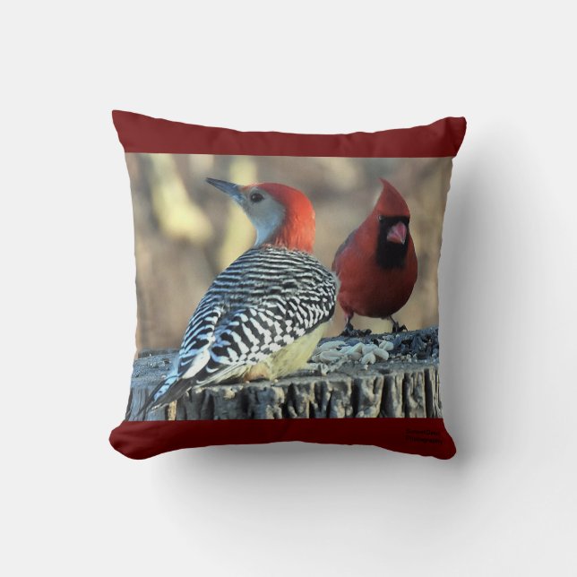 Red-Bellied Woodpecker och Red Cardinal Kudde (Framsida)