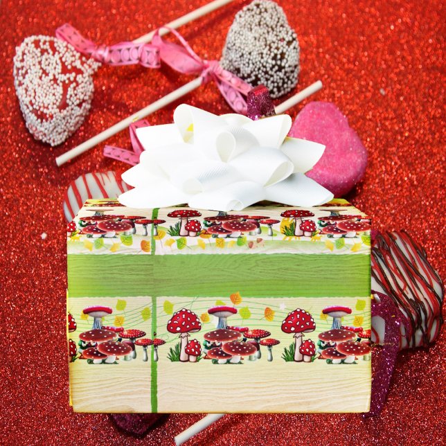 Red Berry Garden Toadstool Greenery Magic Mushroom Presentpapper (Red Berry Garden Toadstool Greenery Magic Mushroom Wrapping Paper)