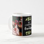 Red Berry Twigs 1:a julen som farmor Photo Kaffemugg<br><div class="desc">Första julen som farmaceutiska kaffet mugg med två bilder av barnbarnet som flankerar den charmerande texten och röda bäddningar med sage grönt löv och vita blommor.</div>