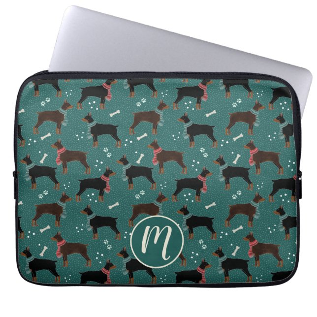 Red & Black Dobermans i Scarves Winter Mönster Laptop Fodral (Framsidan)