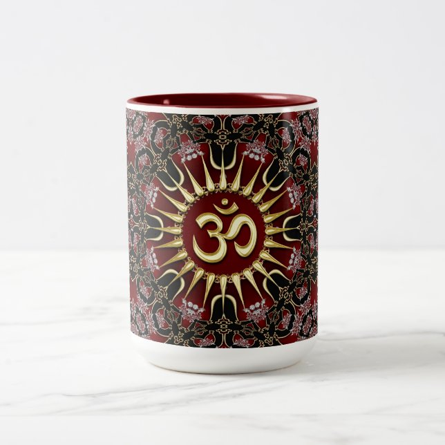 Red Black Guld OM Courage Energy Mandala Två-Tonad Mugg (Center)