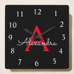 Red Black Script Girly Monogram Namn Fyrkantig Klocka<br><div class="desc">Red and Black Script Monogram Namn Clock. Det gör perfekten söt 16-årsjubileum,  bröllop,  möhippa,  årsdag,  babydusch eller bachelorette-fest för någon som glam lyxen och chic stilar i kärlek.</div>
