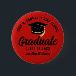 Red Black Student Anpassningsbar Studenten Namn br Knapp<br><div class="desc">Den här moderna röda och svarta anpassningsbarna,  äldre student-knapp,  har klassvit typografi av högskolan eller college namn för 2025-klassen. Anpassa med ditt graderingsår under chicen svart handskript och svart graderingshölje för en underbar personlig studenten namn bricka för en party- eller aluminiumoxid.</div>