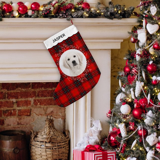 Red Black Tartan Plaid Winter Wreath Pet Dog Photo Liten Julstrumpa (Rustic red tartan plaid with photo area for pets or people)