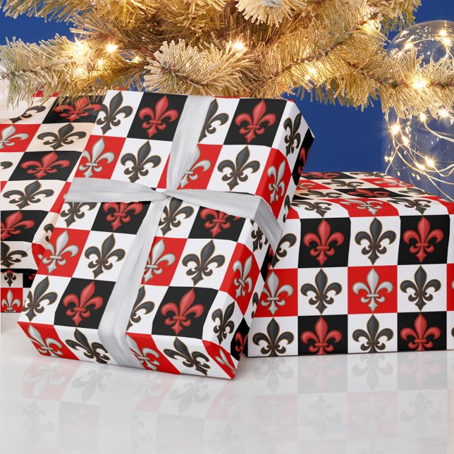 Red Black White Checkered Fleur-de-lis Design Presentpapper (Skapare uppladdad)