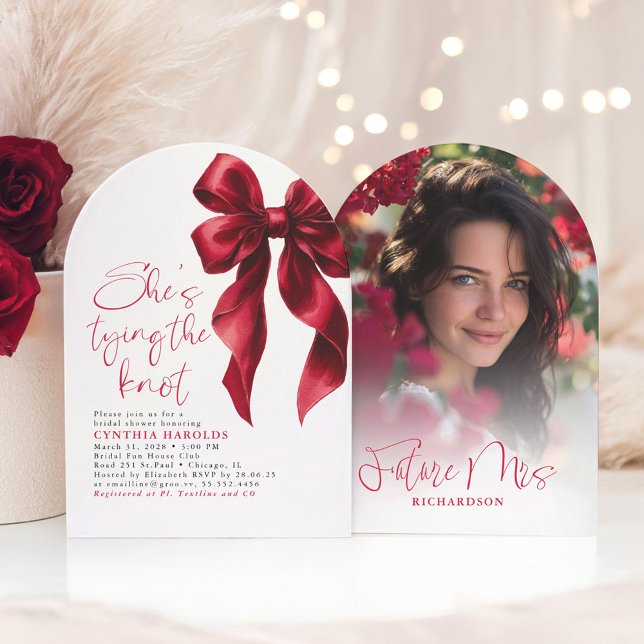 Red Bow Hon Gifter sig Möhippa Photo Inbjudningar (Red Bow Bridal Shower Photo Invitation)